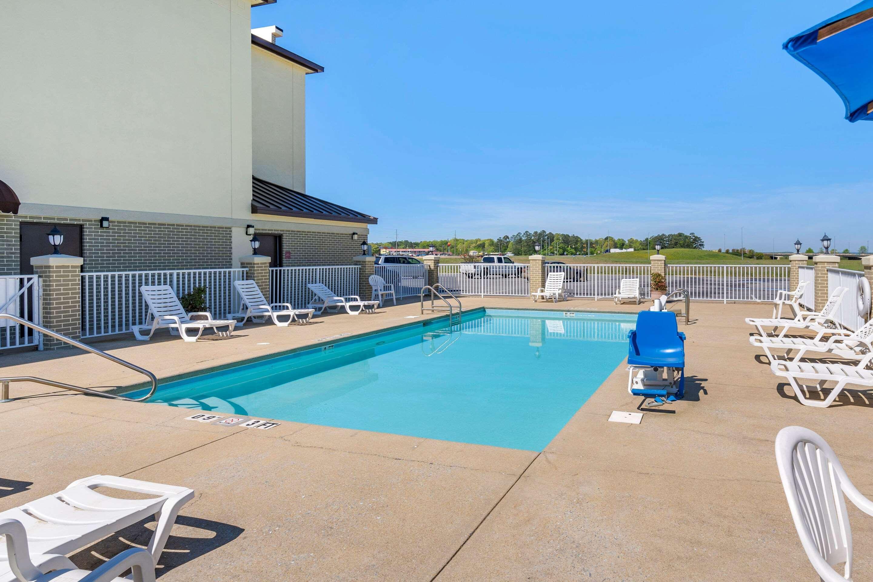 Comfort Inn & Suites Lincoln Exterior photo