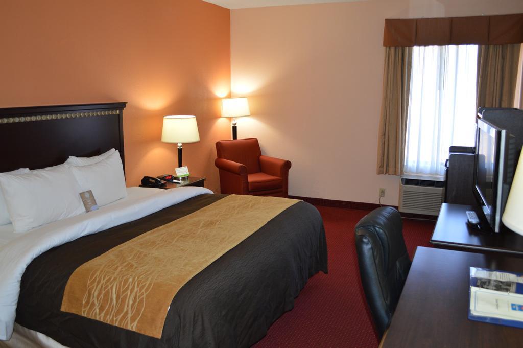 Comfort Inn & Suites Lincoln Exterior photo